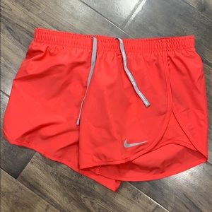 NIKE DRY Women’s running shorts with Dri-Fit Techn
